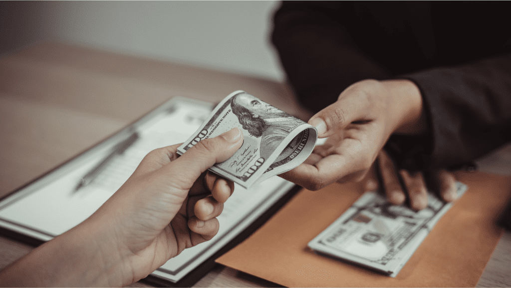 how does a paycheck advance work